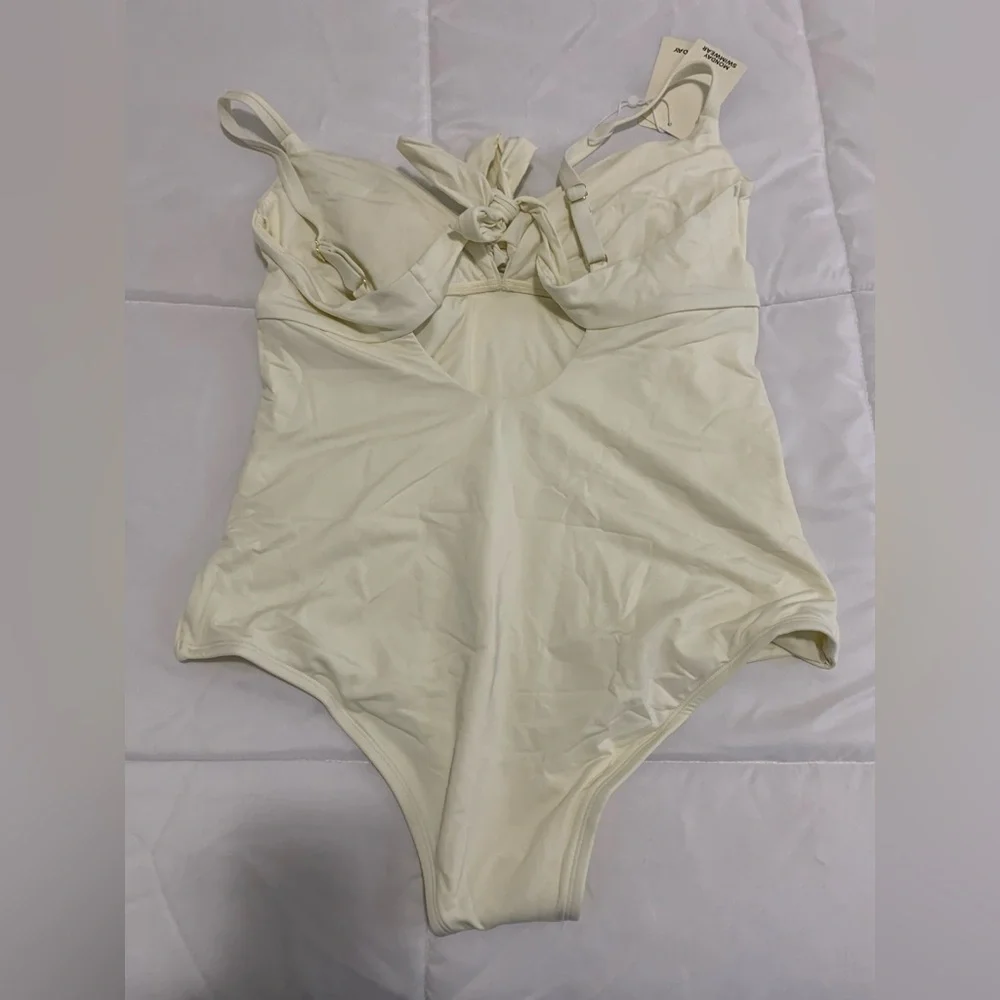 New Monday Swimwear Size VVV BORDEAUX ONE PIECE (FULL COVERAGE) - IVORY Swimsuit - Picture 4 of 10